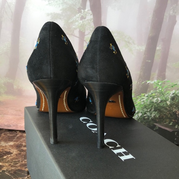 Coach Praire Suede Pump - Picture 6 of 10
